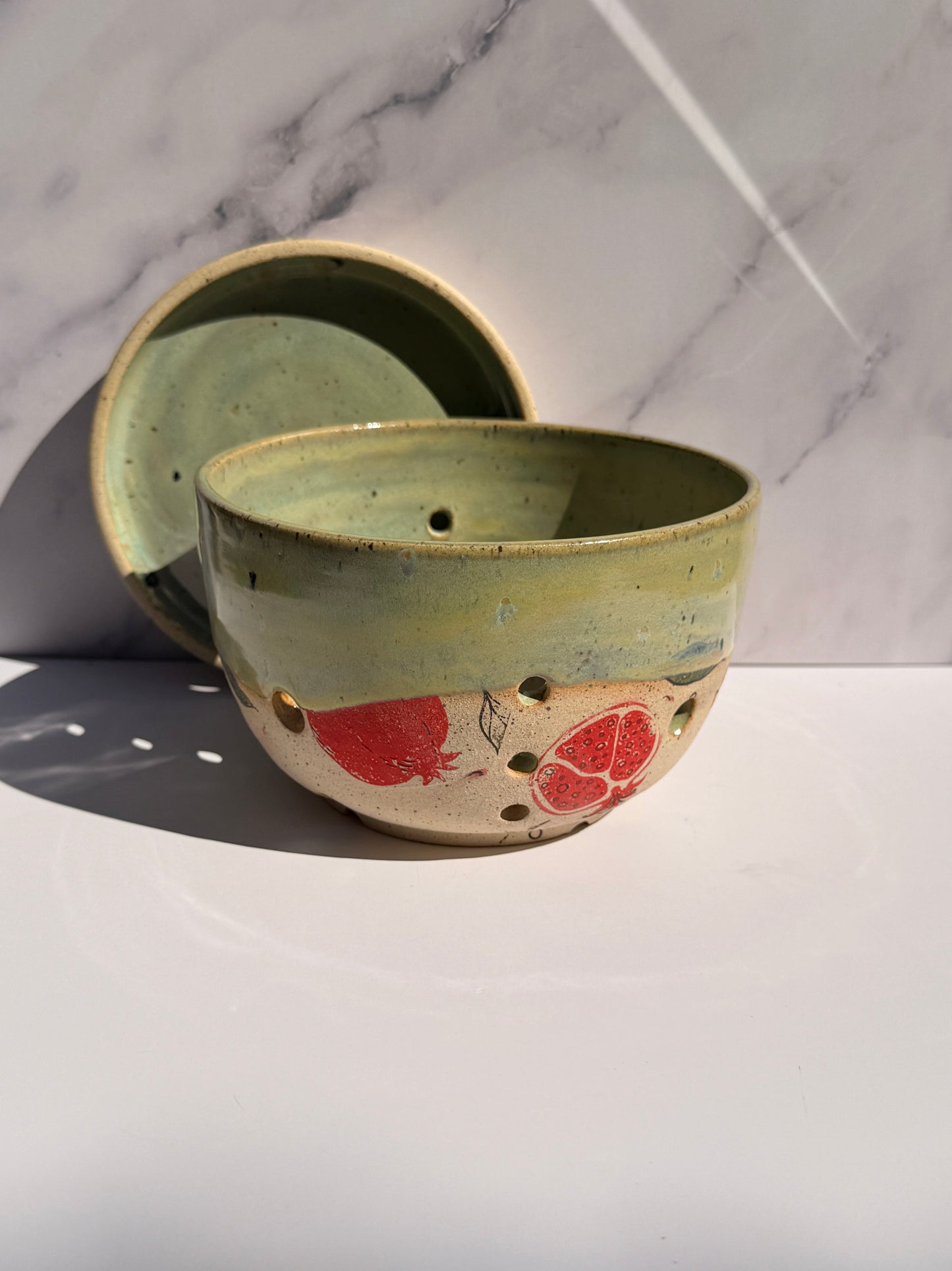 Pomegranate Berry Bowl with Saucer