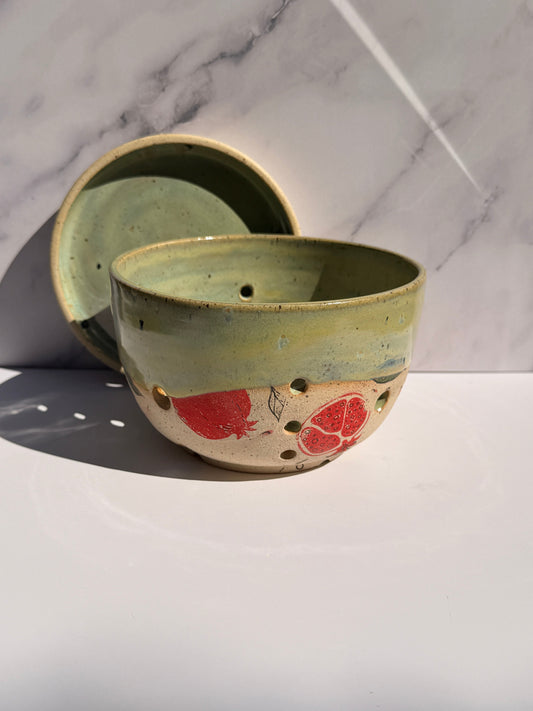 Pomegranate Berry Bowl with Saucer