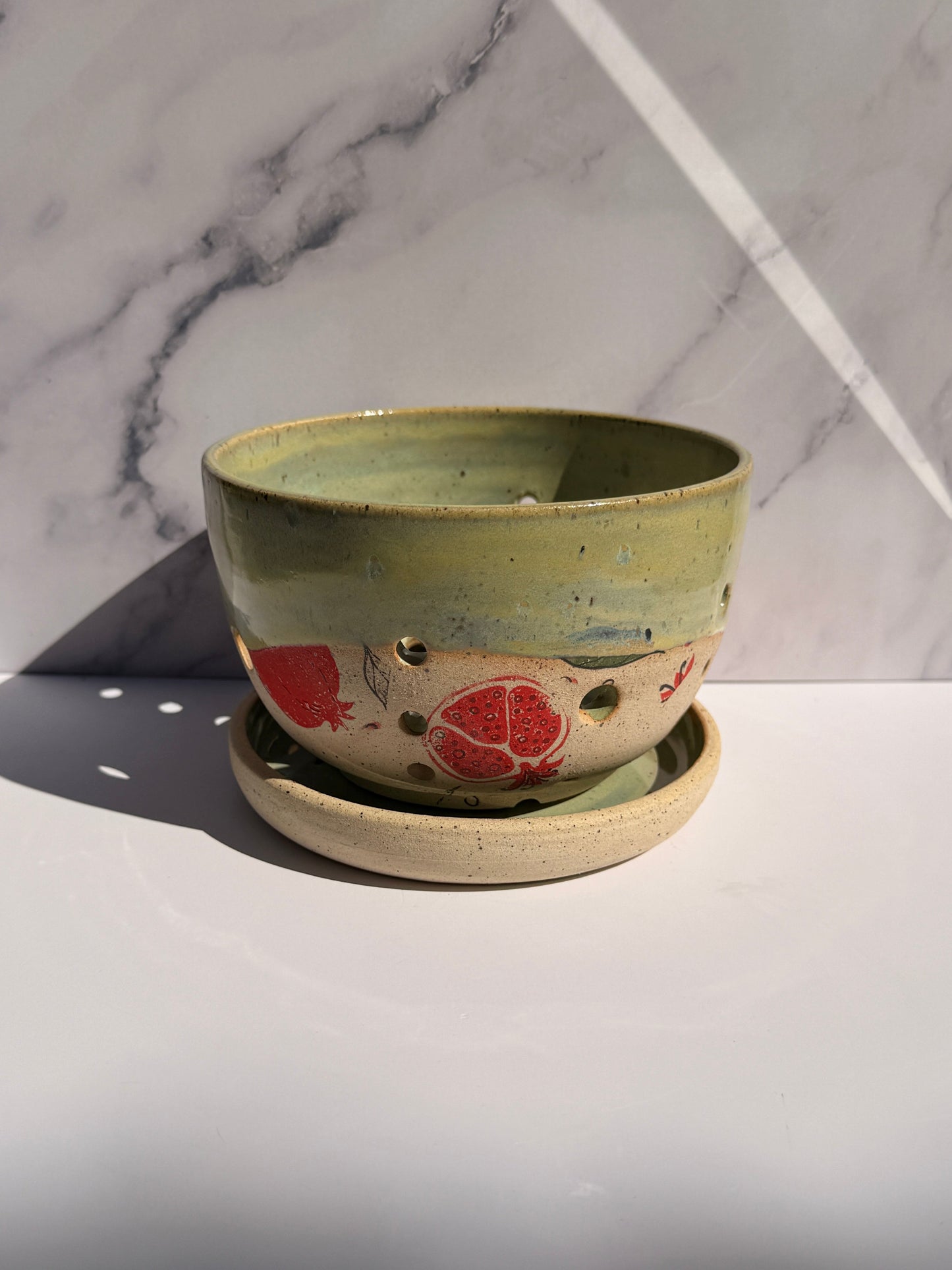 Pomegranate Berry Bowl with Saucer
