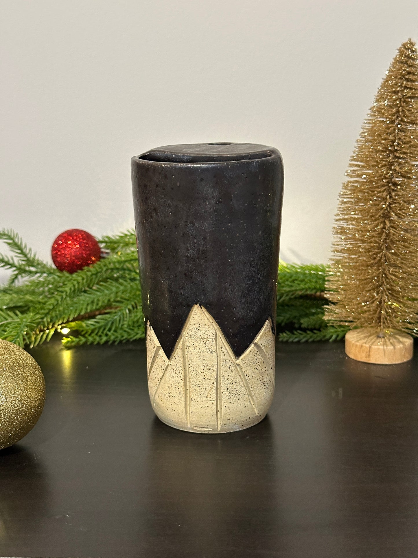 Black Speckle Carved Mountain Travel Cup