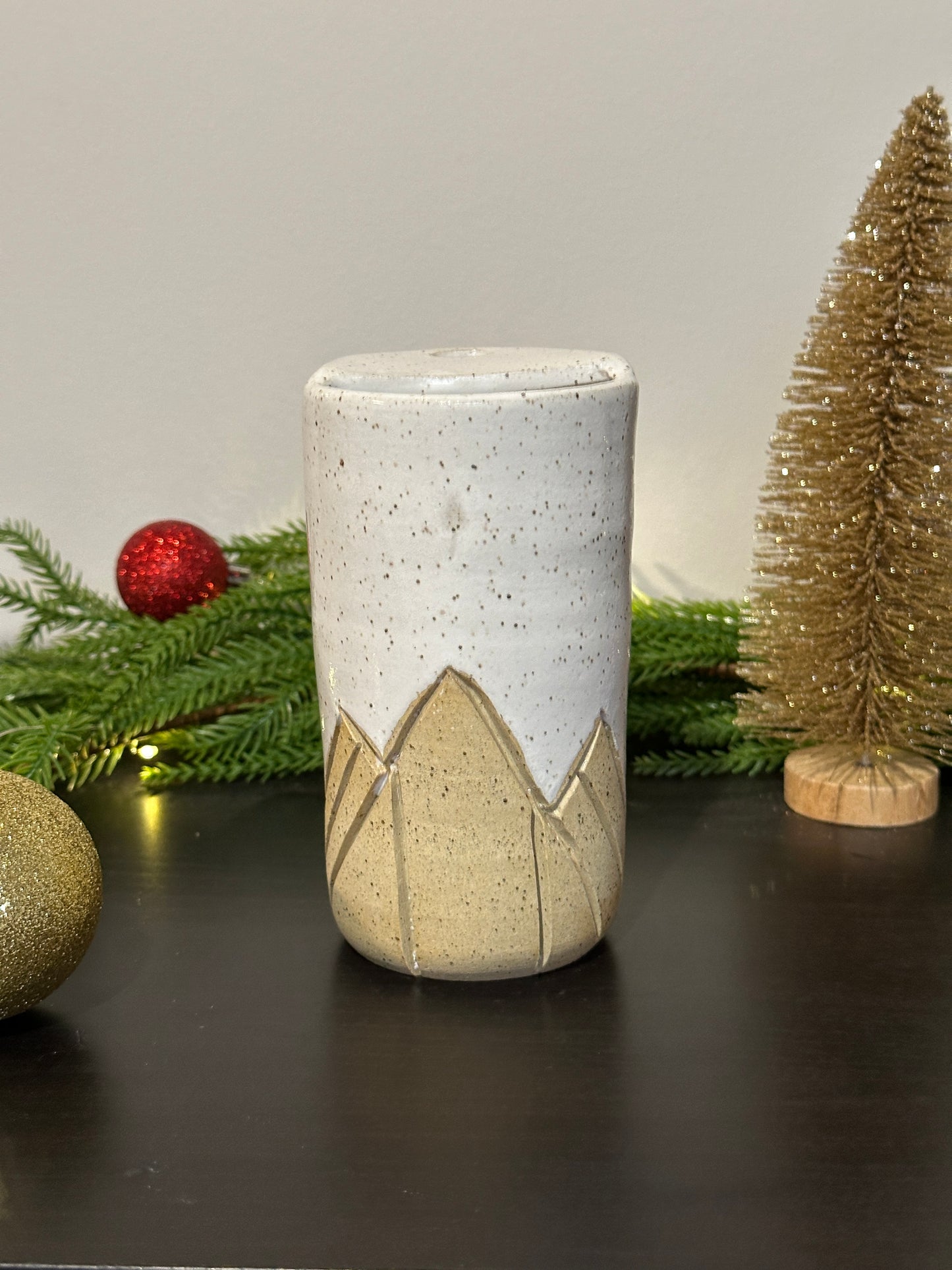 White Speckle Carved Mountain Travel Cup