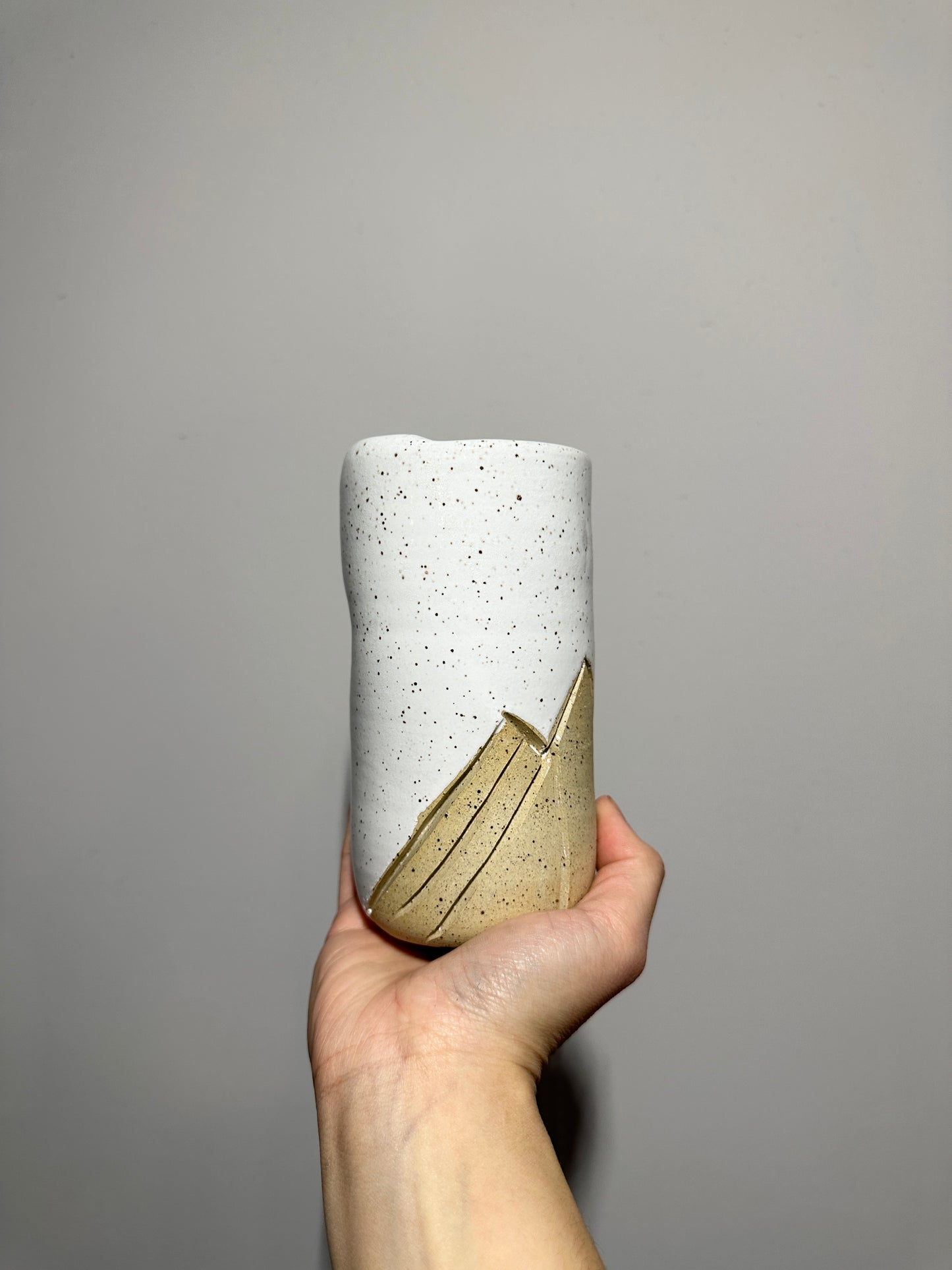 White Speckle Carved Mountain Travel Cup